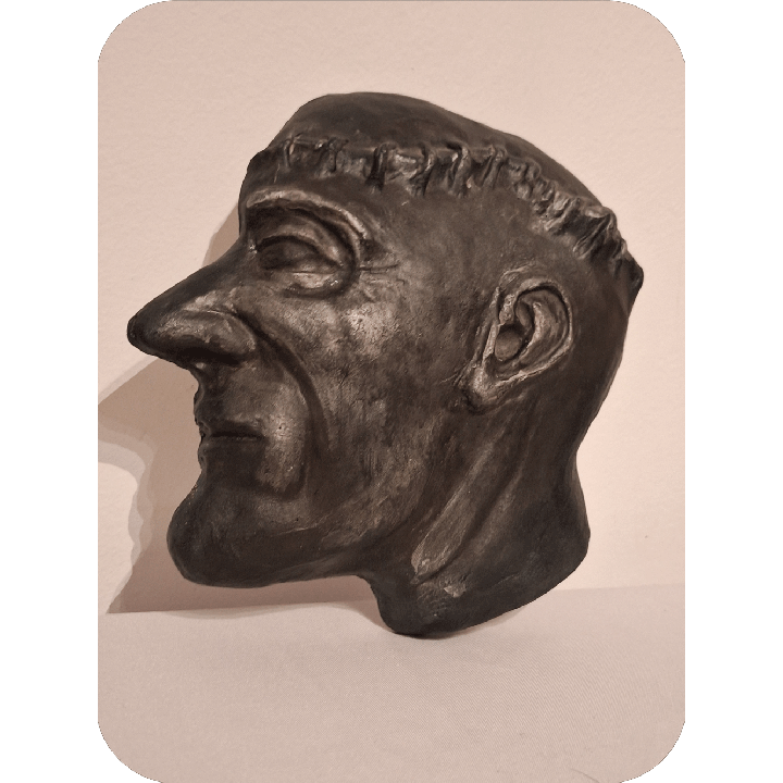 Pensamientos giratorios bajo relieve