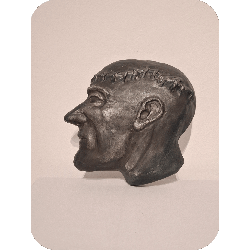 Pensamientos giratorios bajo relieve