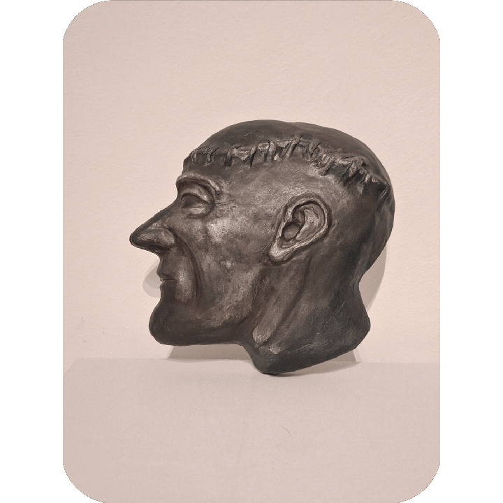 Pensamientos giratorios bajo relieve