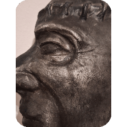 Pensamientos giratorios bajo relieve