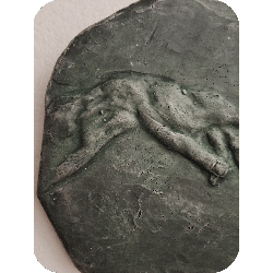 bajo relieve contacto