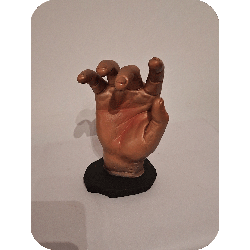 Mano escultura uruguay